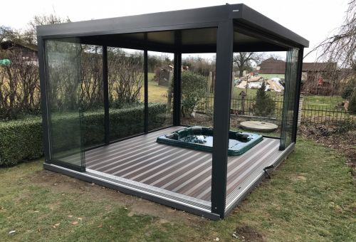 vířivka v pergola s terasou Megawood