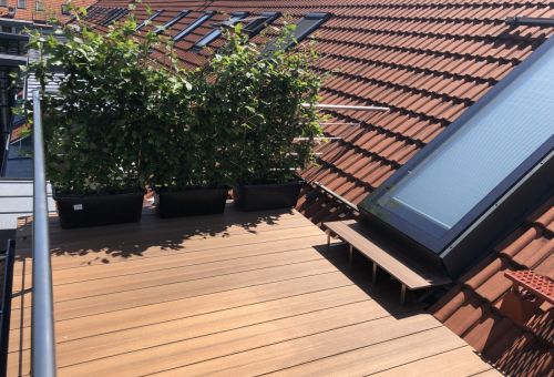 Detail schodu na terase Dolomit hnědá