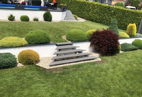 detail schody v zahradě od Megawood