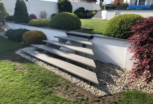 Designové schody z konstrukčního dřeva Megawood od Kasperia