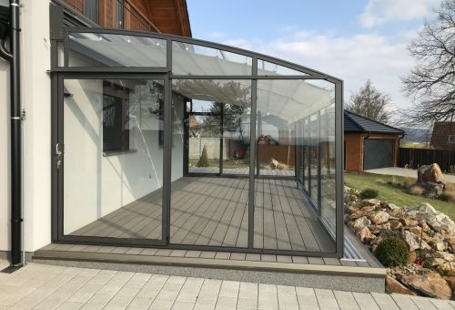 detail terasy se zastřešením Corso