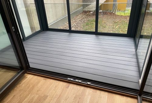 malá teráska v zimní zahrádce NIF Exclusive 140 šedá