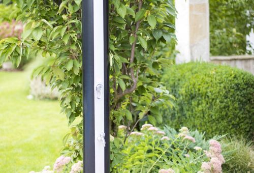 Dolomit hnědá se sprchou v zátiší