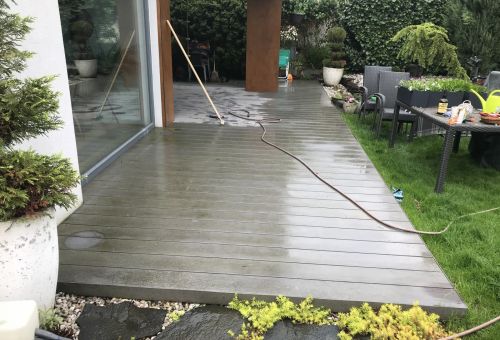 terasa po 3 letech trochu zelená...