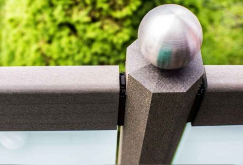 sloupek lze ukončit dle libosti, třeba okrasnou nerezovou koulí.