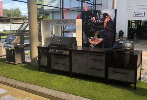 Kuchyně Burnout kombinace černý rám a šedý design