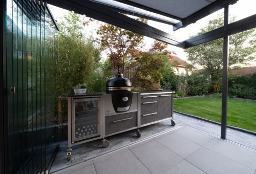 Venkovní kuchyň v pergole