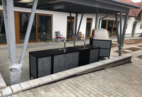 zadní pohled na kuchyň Burnout