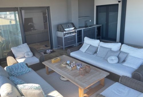 BBQ šedá  od Kasperia u moře