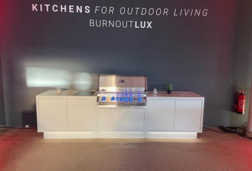 Bílá krasavice LUX s grilem NAPOLEON