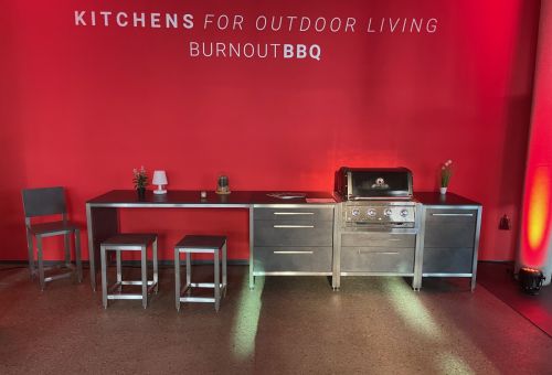 BBQ s posezením  v šedé barvě