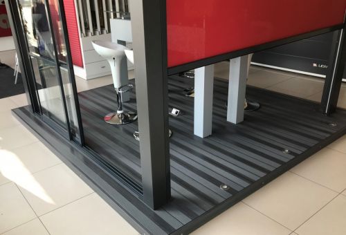 detail terasy Megawood u fa HOPA Plzeň